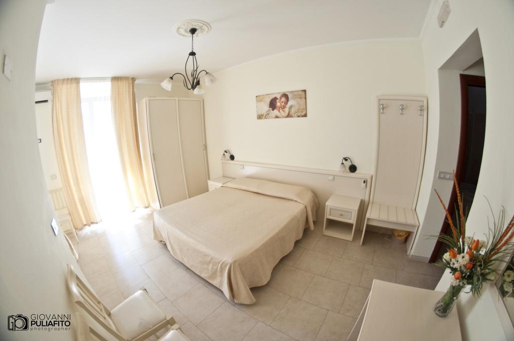 Rs San Sebastiano Holidays Acireale Zimmer foto